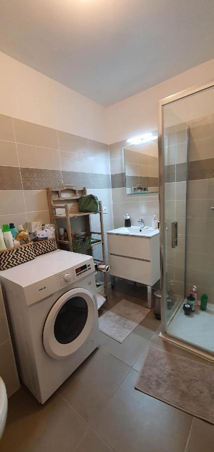 A 10 Min A Pied De La Plage De Appartement